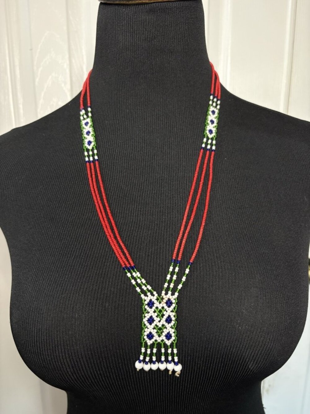 Vintage Southwestern Native Seed Bead Green Red Pendant Necklace Beaded